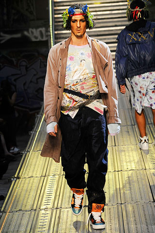 John Galliano / - 2010